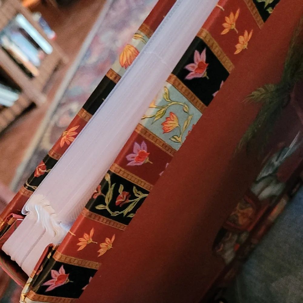 Elephant & Monkey Photo Album in Vibrant Colors - Picture 4 of 7